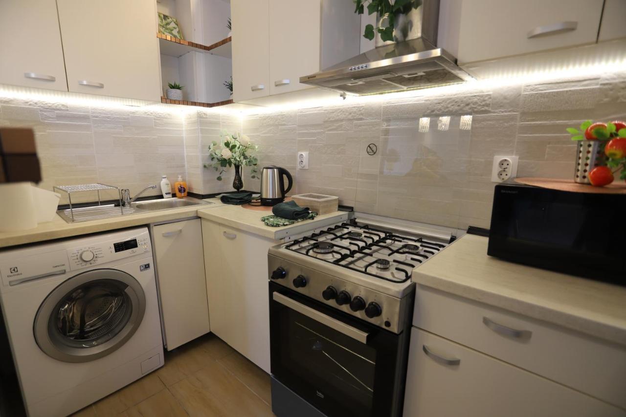 Apartament Beauty Smarald By Cosmopolis Stefanestii de Jos ภายนอก รูปภาพ